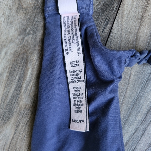 Victoria's Secret Bra - Picture 3 of 5